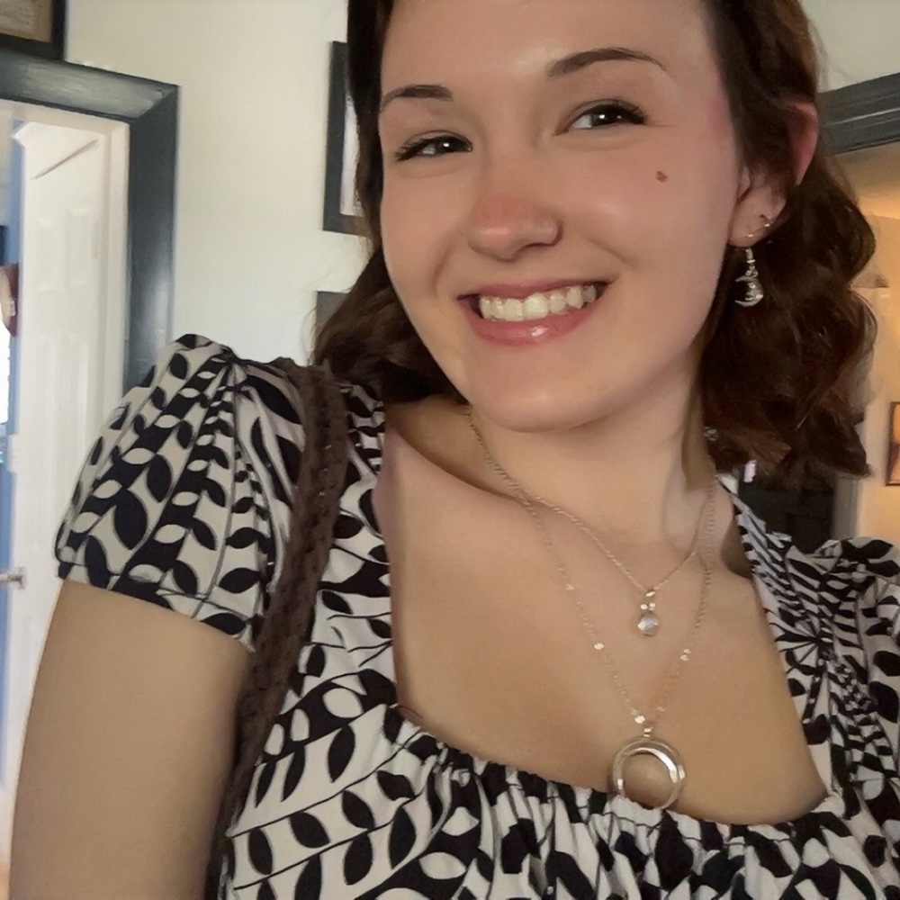 Meet your Posher, Lucy